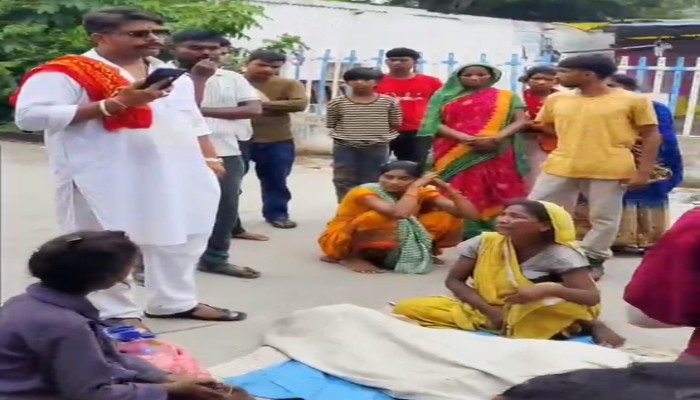 मानवता की मिसाल! बेसहारा परिवार लिए देवदूत बनी निशा बबलू सिंह की टीम