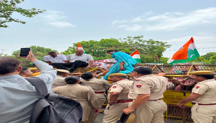 भीलवाड़ा अस्पताल में प्रसूताओं की मौत पर कांग्रेस का प्रदर्शन, निष्पक्ष जांच और दोषियों पर सख्त कार्रवाई की मांग