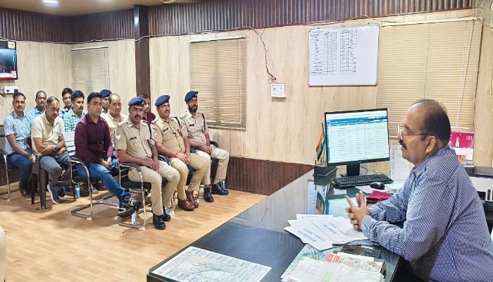 ट्रेनों में सफर होगा और भी सुरक्षित: झांसी में जीआरपी और आरपीएफ ने तैयार किया सुरक्षा का अभेद्य चक्र