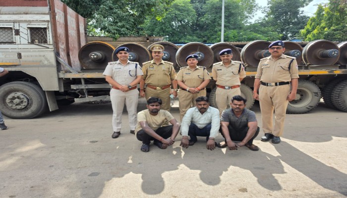 Jhansi Railway Scrap Theft : झांसी में रेलवे का तीन टन स्क्रैप चोरी कर बेचने का प्रयास नाकाम, तीन गिरफ्तार