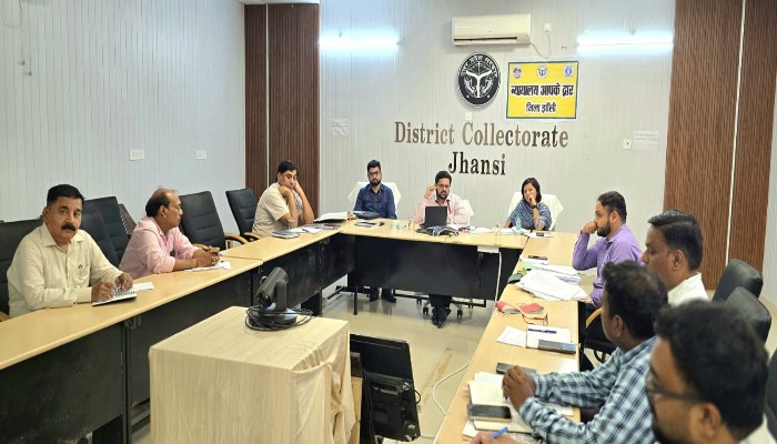 Pahunj River Conservation: झांसी में प्रशासन का कड़ा रुख, नदी क्षेत्र में नए निर्माण और नक्शों पर पूरी तरह रोक