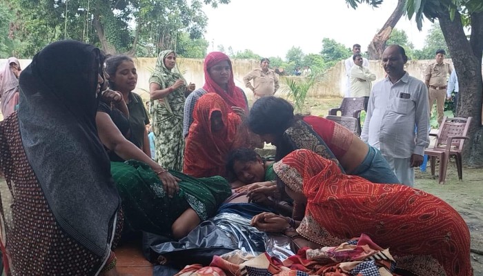 झटका मशीन की चपेट में आने से किशोर की मौत