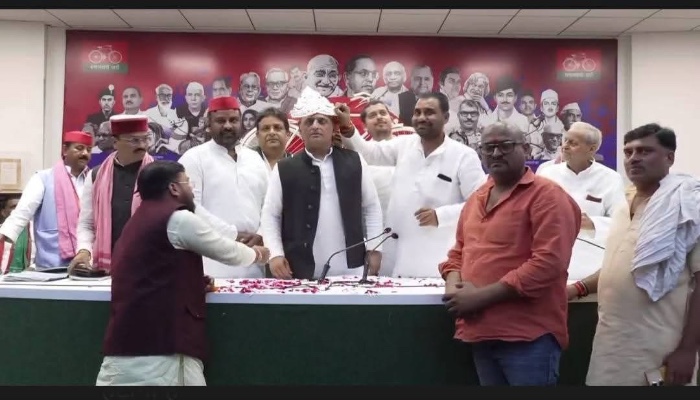बहुजन समाज पार्टी को झटका, मयंक द्विवेदी सपा में शामिल