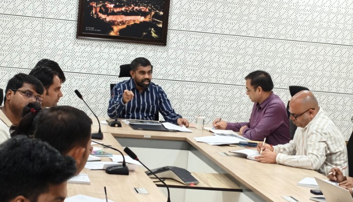 झांसी स्मार्ट सिटी परियोजनाओं की समीक्षा, राजस्व और सुविधाओं पर जोर