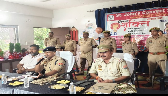 मिशन शक्ति अभियान: छात्राओं को किया जागरूक