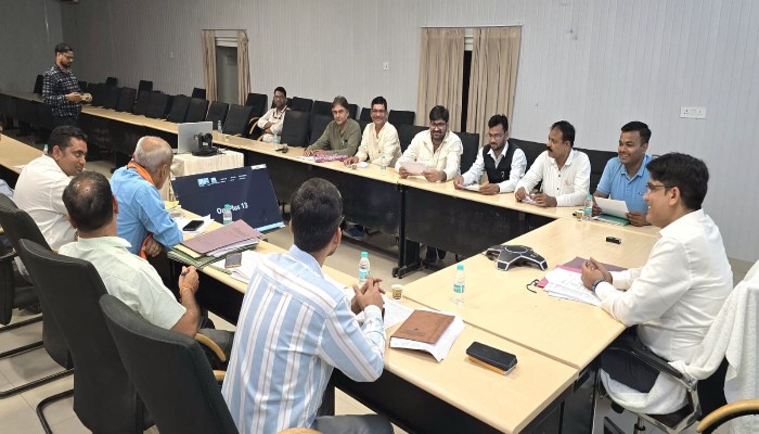 झांसी में शिक्षक निर्वाचन के लिए 47 मतदान स्थल प्रस्तावित, दलों ने जताई सहमति