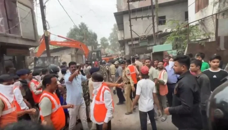 इंदौर में अतिक्रमण हटाने गई टीम से झड़प, हंगामा कर रहे 6 लोग हिरासत में