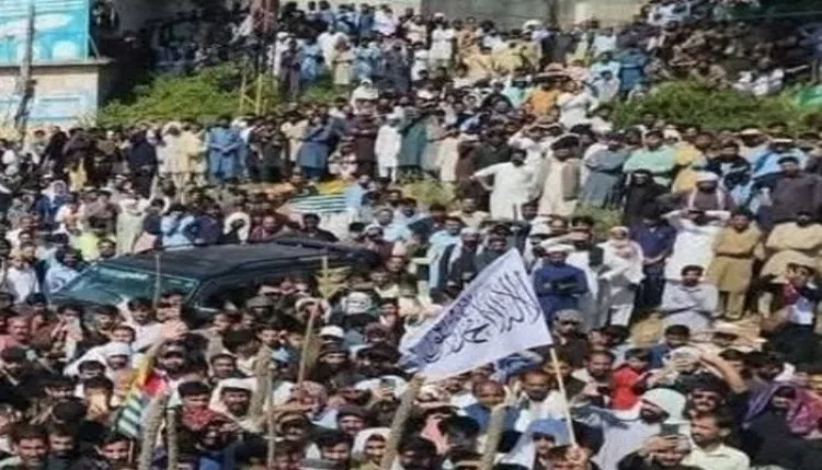 PoK में हालात बेकाबू; निहत्थे प्रदर्शनकारियों पर पाकिस्तानी सेना चला रहीं गोलियां, 2 दिन में 40 की मौत