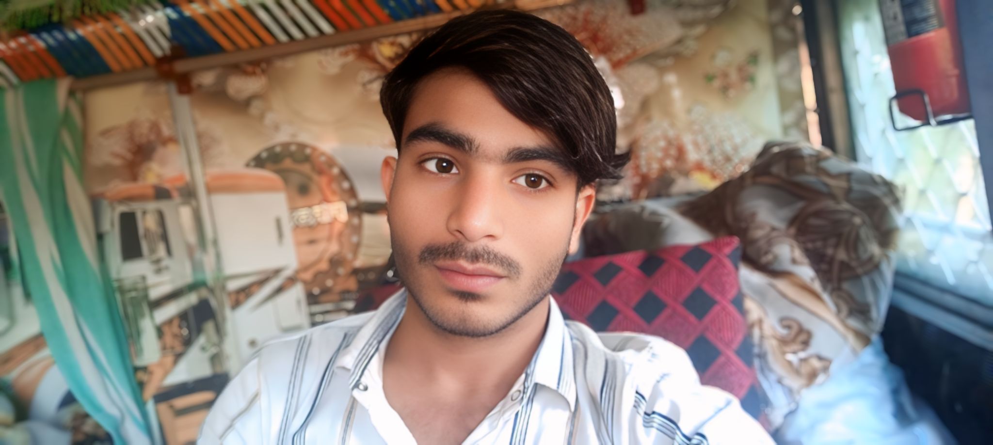 ट्रक के ब्रेक फेल होने से आगे चल रहे ट्रक से हुई भीषण टक्कर, चालक की मौत