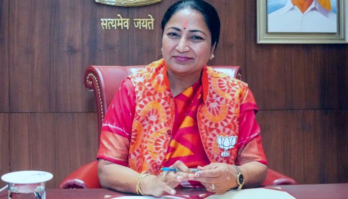 Delhi: सीएम रेखा गुप्ता को जान से मारने की धमकी देने वाला शख्स गिरफ्तार, पूछताछ में किया चौंकाने वाला खुलासा