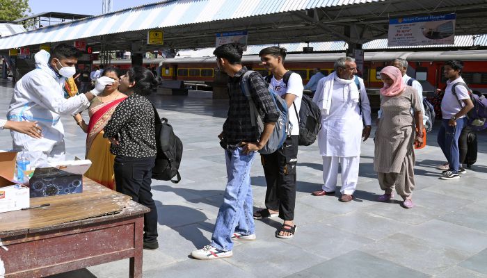लगातार बढ़ रहे कोरोना के मामले, स्वास्थ्य मंत्रालय ने जारी की एडवाइजरी