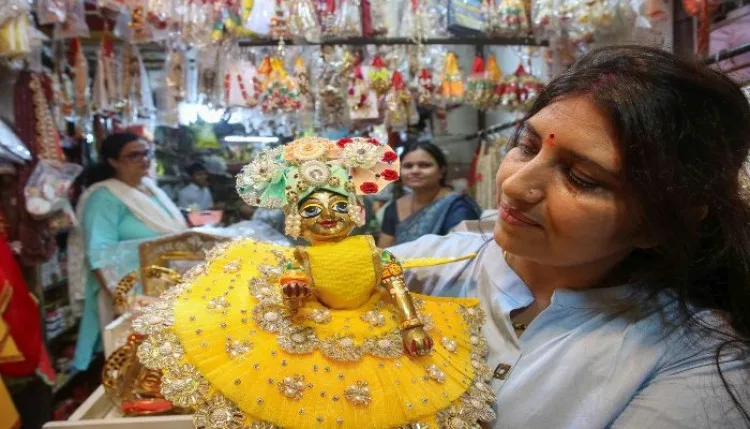 जन्माष्टमी पर बाजार गुलजार, 40 हजार करोड़ के पार कारोबार!