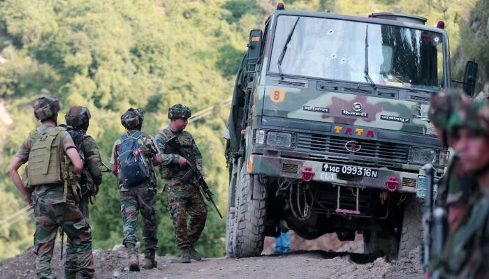 Kupwara Encounter: कुपवाड़ा मुठभेड़ में सुरक्षाबलों ने दो आतंकियों को किया ढेर, सर्च ऑपरेशन जारी