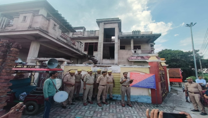 गाजीपुर पुलिस का बड़ा एक्शन: मुख्तार अंसारी के करीबी रेयाज अंसारी की 24 करोड़ की संपत्ति कुर्क