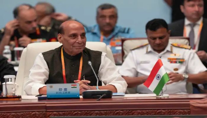 Rajnath Singh: चीन की धरती से आतंकवाद पर गरजे राजनाथ सिंह, SCO के जॉइंट स्टेटमेंट पर साइन करने से किया इनकार