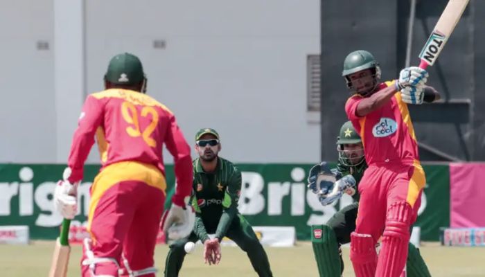 PAK vs ZIM T20 Tri-Series Live Score: पाकिस्तान ने टॉस जीतकर चुनी गेंदबाजी, जिम्बाब्वे की धमाकेदार शुरुआत