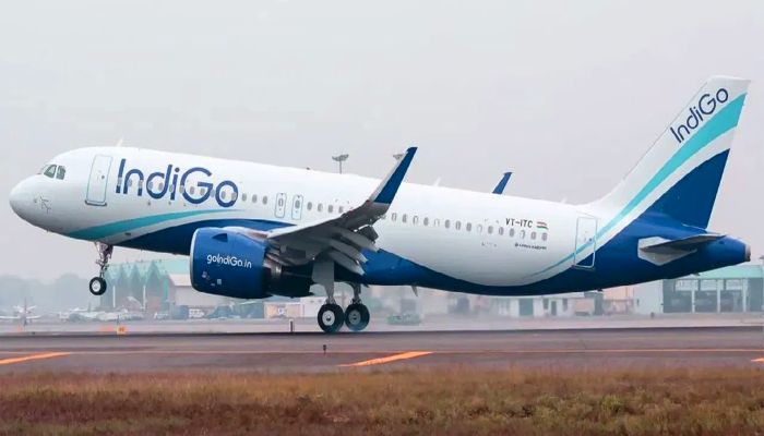 IndiGo की फ्लाइट में बम की सूचना से मचा हड़कंप, लखनऊ में हुई इमरजेंसी लैंडिंग