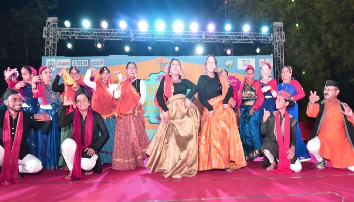 यूपी दर्शन में रंग भर रहा समर कैंप, गर्मी में भी सर्दी का अहसास