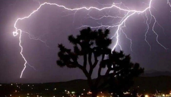 Weather Update: उत्तर-प्रदेश और बिहार में काल बनकर आई आंधी, वज्रपात से अब तक 16 लोगों की मौत, 10  घायल