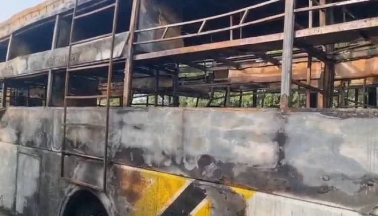 Greater noida : यमुना एक्सप्रेसवे पर बस में लगी  fire, 9 यात्रियों की जलकर मौत