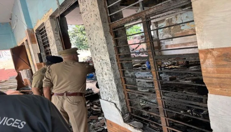 गाजियाबाद में रामलीला मैदान के सामुदायिक केंद्र में आग, पांच घायल