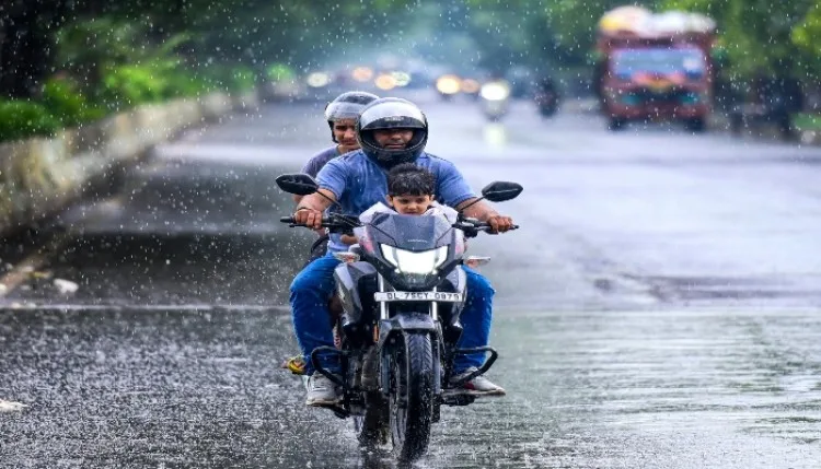 देश में माॅनसून ने फिर पकड़ी रफ्तार, 22 राज्यों में भारी बारिश को लेकर IMD ने दी चेतावनी