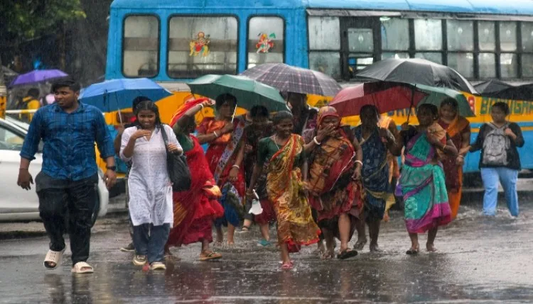 पश्चिम बंगाल के कई जिलों में आज भारी बारिश की चेतावनी