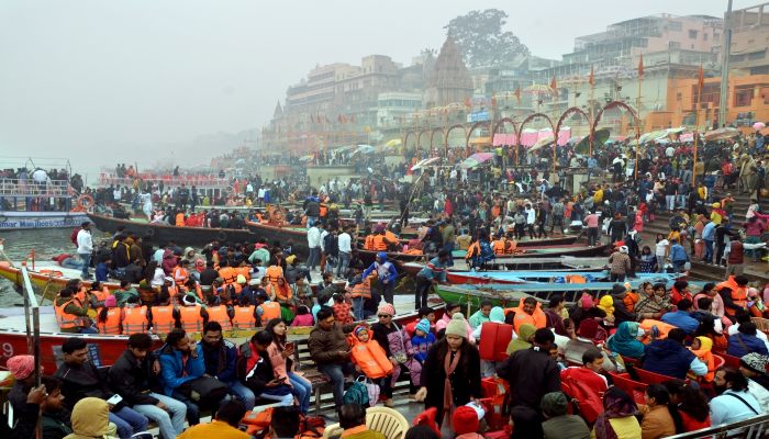 यूपी में धार्मिक पर्यटन को लगे पंख, काशी विश्वनाथ मंदिर में पहुंचे रिकाॅर्ड श्रद्धालु