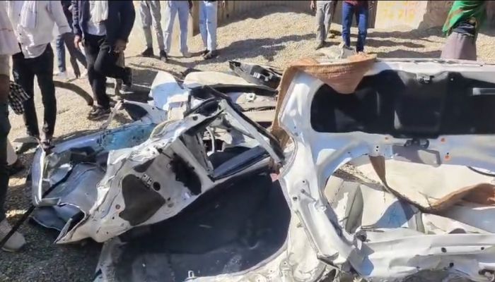 कार पर पलटा डंपर, एक ही परिवार के सात लोगों की मौत