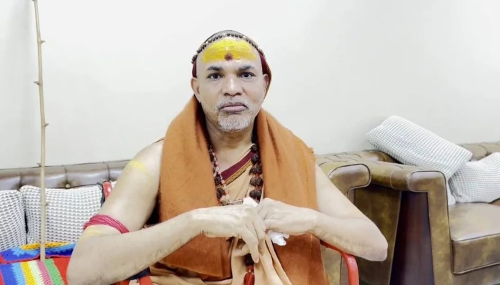 रामपुर में पत्रकार वार्ता में जगतगुरु शंकराचार्य गो हत्या को लेकर जमकर बरसे