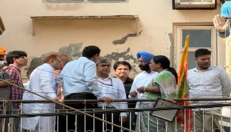 दिल्ली में पांचवीं मंजिल वाले भवन तत्काल होंगे सील, CM ने दिए निर्देश