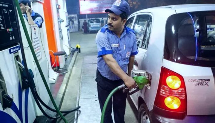 Delhi Old Vehicles Banned: आज से इन गाड़ियों को नहीं मिलेगा पेट्रोल-डीजल, जानें क्या है नया नियम