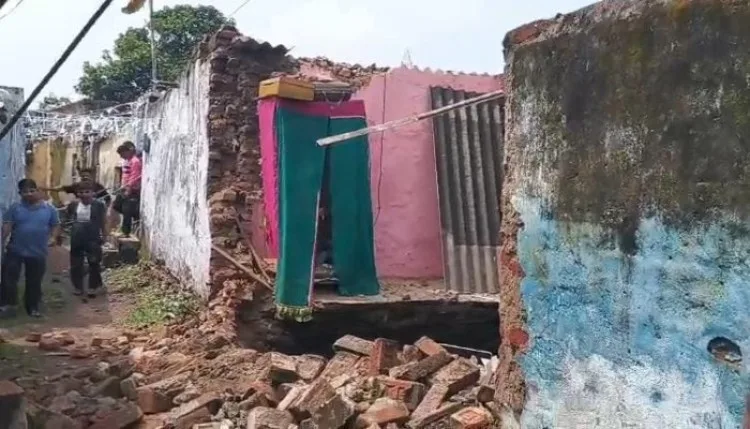 झारखंड के धनबाद में फटी जमीन, दो घर समाए, एक महीने में तीसरी बड़ी घटना