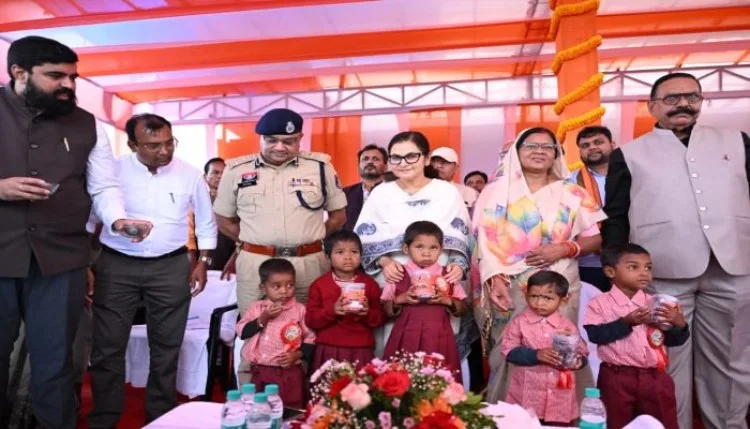 बलरामपुर: दाल-सब्जी को तरए गए बच्चे, कुपोषित हुए तो पाएंगे मेवे के लड्डू