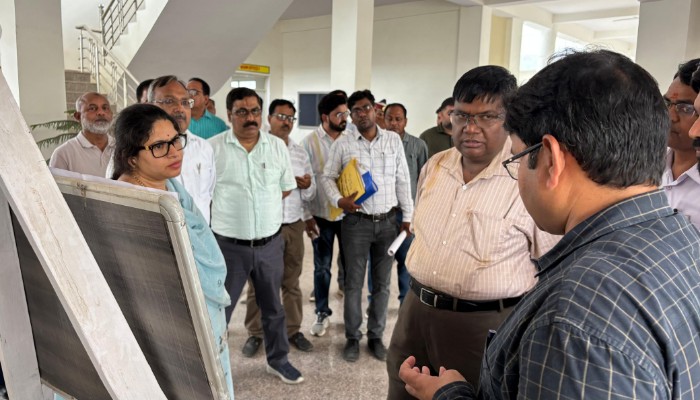 विंध्य कॉरिडोर, इंजीनियरिंग कॉलेज और गौ आश्रय स्थल का जिलाधिकारी ने किया निरीक्षण