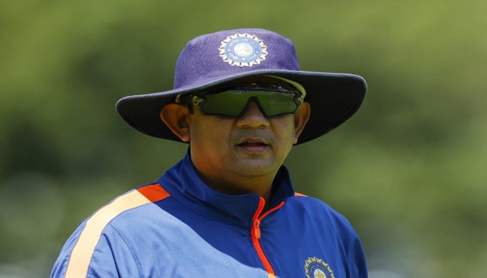 Indian Men Cricket Team coach : टीम इंडिया में अचानक हुई इस दिग्गज की सरप्राइज एंट्री, बीसीसीआई के एक फैसले से विरोधी खेमे में खलबली!