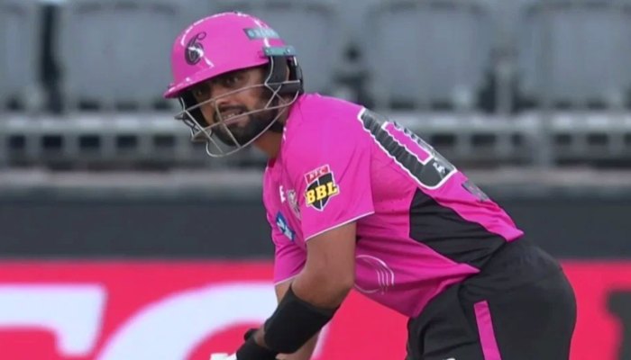 BBL 2026 : सिडनी सिक्सर्स ने मेलबर्न रेनेगेड्स को 6 विकेट से रौंदा, बाबर आजम ने खेली तूफानी पारी