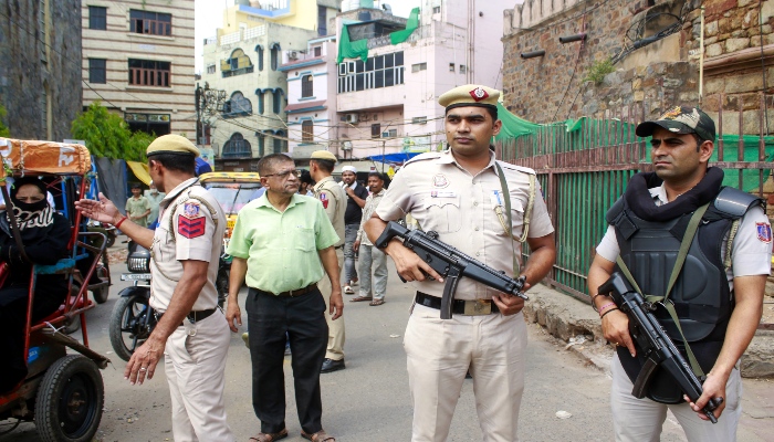 Delhi Police Arrested 36 People: दिल्ली में 36 बांग्लादेशी नागरिक गिरफ्तार, फोन में मिला प्रतिबंधित ऐप