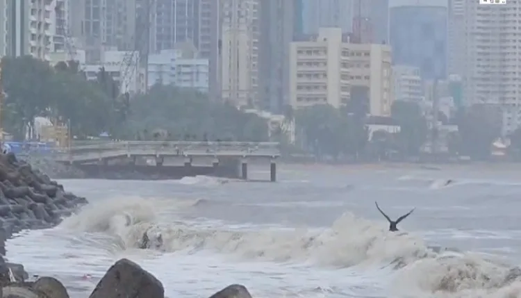 Mumbai High Tide: मुंबई में हाई टाइड का अलर्ट, समुद्र तटों से दूर रहने की चेतावनी जारी