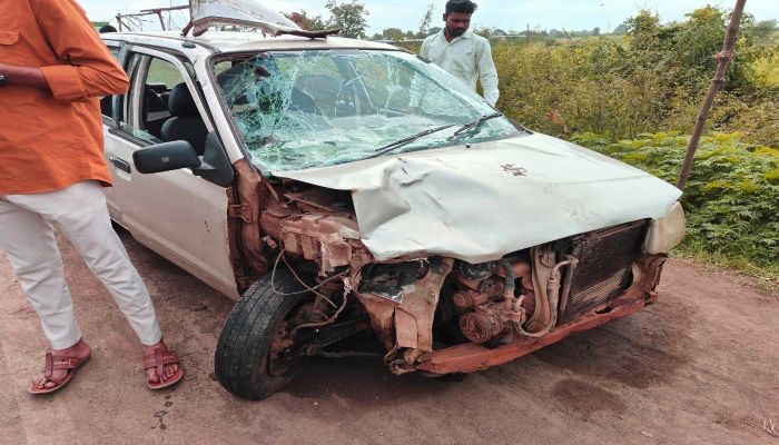 Nashik: महाराष्ट्र के नासिक में भयानक सड़क हादसा, कार-बाइक की टक्कर में 3 महिलाओं समेत 7 की मौत