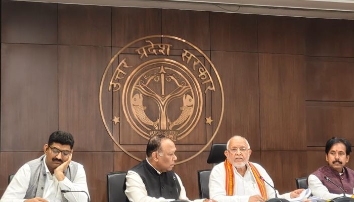 UP Cabinet decisions : 3 साल के लिए होगी आउटसोर्स कर्मचारियों की भर्ती, 20 हजार तक मानदेय, आरक्षण और मातृत्व अवकाश की भी मिलेगी सुविधा