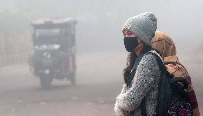 Delhi-NCR Weather:  भीषण कोहरे के साथ दिल्ली-NCR में कड़ाके की ठंड शुरू, 2 डिग्री तक लुढ़का तापमान