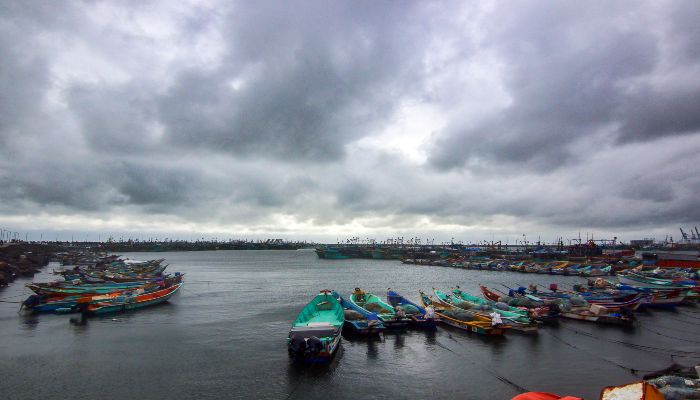 Cyclone Ditwah: कमजोर पड़ा खतरनाक तूफान दित्वाह, श्रीलंका में फंसे भारतीयों को निकाला गया सुरक्षित