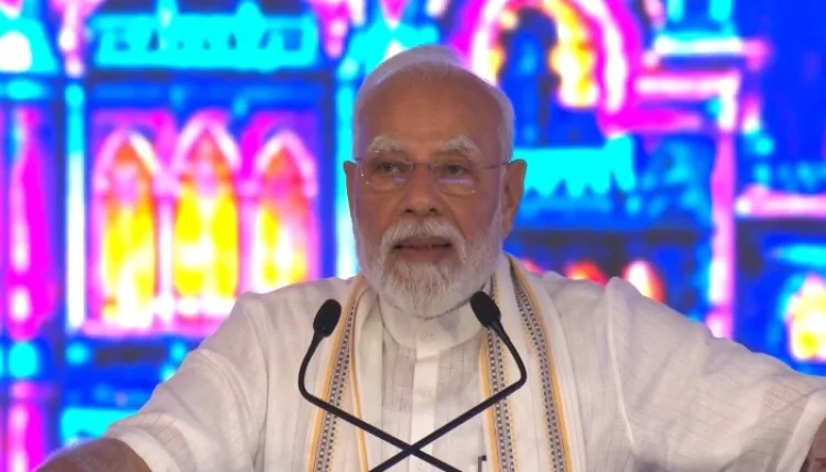 पीएम मोदी ने वडोदरा में 35 हजार करोड़ की विकास परियोजनाओं का किया शिलान्यास