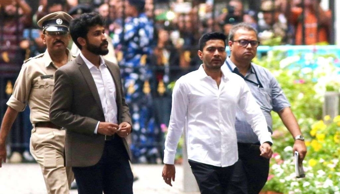 TMC Crisis : एक तरफ CID की दहलीज पर पहुंचे अभिषेक बनर्जी, दूसरी तरफ कल्याण बनर्जी के बेटे ने खोला मोर्चा - 'हम नौकर नहीं'