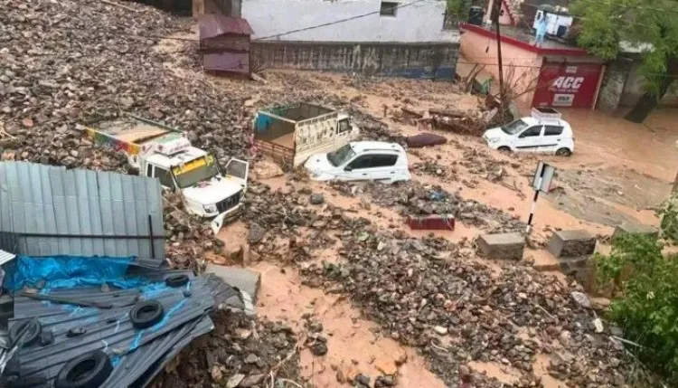जम्मू-कश्मीर में इस साल बादल फटने से हुई कई घटनाएं, 31 लोगों की गई जान