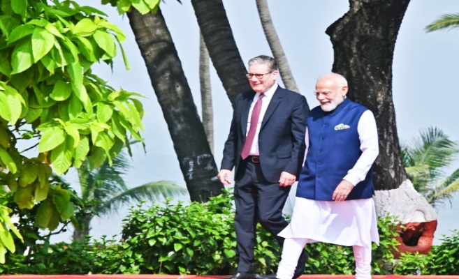 भारत-ब्रिटेन साझेदारी बनी वैश्विक स्थिरता और आर्थिक विकास की आधारशिला: पीएम मोदी