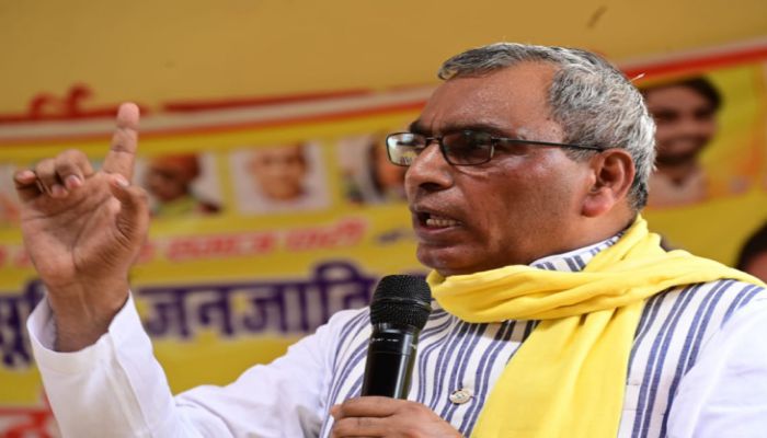 प्रभारी मंत्री ओम प्रकाश राजभर ने की विकास कार्यों और कानून व्यवस्था की समीक्षा