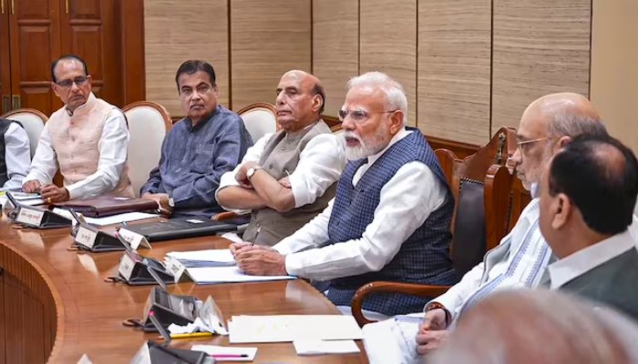 Modi Cabinet Expansion: मोदी कैबिनेट में होगा बड़ा फेरबदल, कई मंत्रियों की होगी छुट्टी ?