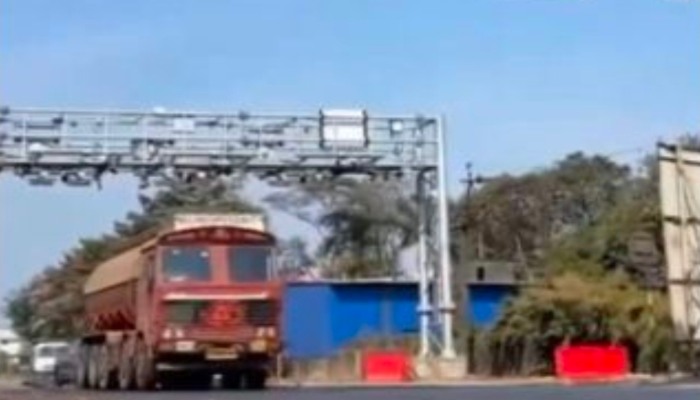 अब टोल प्लाजा पर नहीं रुकेंगी गाड़ियां, देश में पहली बार शुरू हुआ MLFF सिस्टम